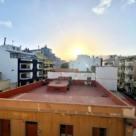 Апартаменты Modern 1b Apt 200 From Beach Ac